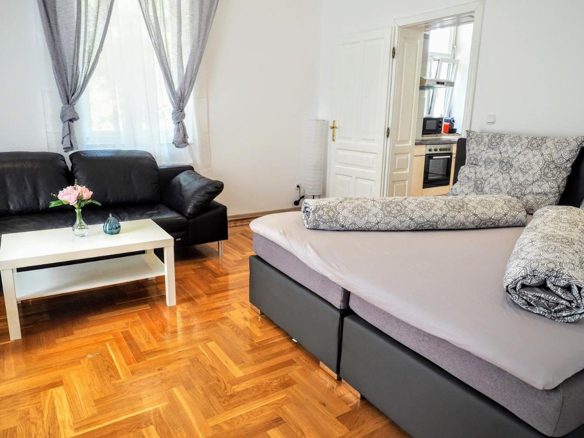 City Villa Schoenbrunn Apartments - Contactless 24H Check-In Вена Экстерьер фото