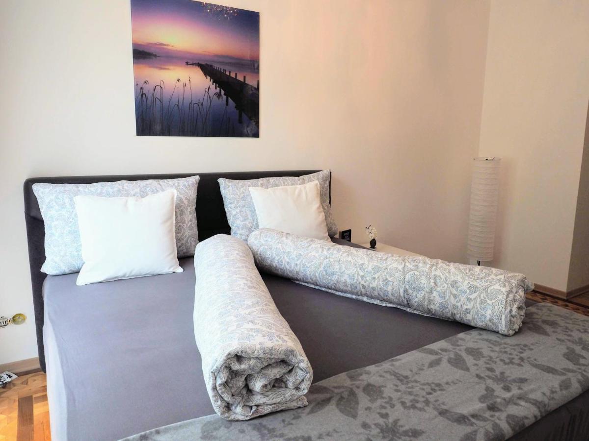 City Villa Schoenbrunn Apartments - Contactless 24H Check-In Вена Экстерьер фото